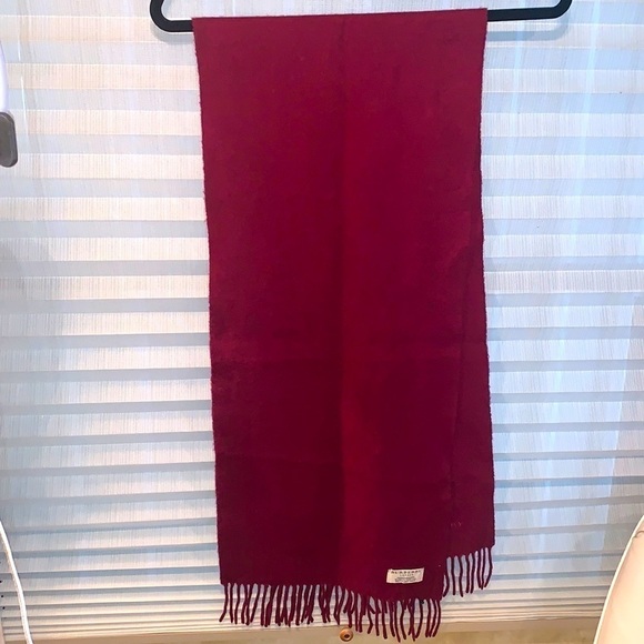 Selling Preloved Authentic Burberry Scarf - Picture 1 of 2